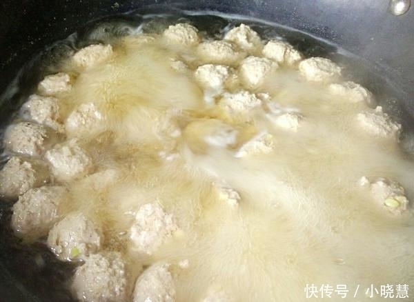 厨师长|40年厨师长: 做肉丸汤时, 别再少了这一步, 否则肉丸一煮就散