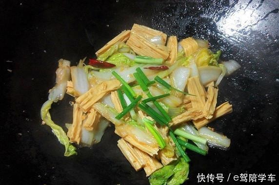腐竹|要说好吃下饭,那还得是家常菜超简单的白菜腐竹,走起!