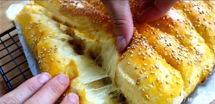 拉丝|教你真正懒人面包做法,不用揉面,不用黄油,出炉拉丝又柔软