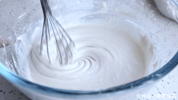 广式|广式甜点“芒果糯米糍”,比雪媚娘制作简单,奶香浓郁,软糯拉丝