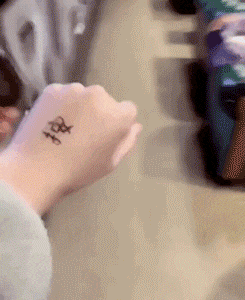 搞笑|搞笑GIF:小小骚年,军人梦,匍匐前进,帅得狠