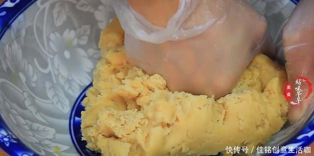 开裂|月饼怎么做好吃面点师教你正确做法，不开裂不塌陷，比买的还好