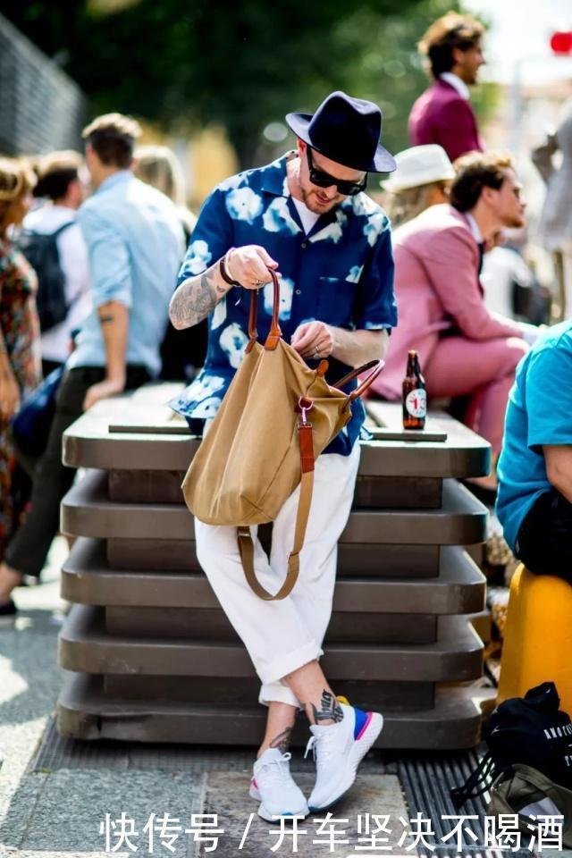 喜欢|明星都喜欢的印花衬衫,怎样穿才能保持衣品这些小细节不能忽视