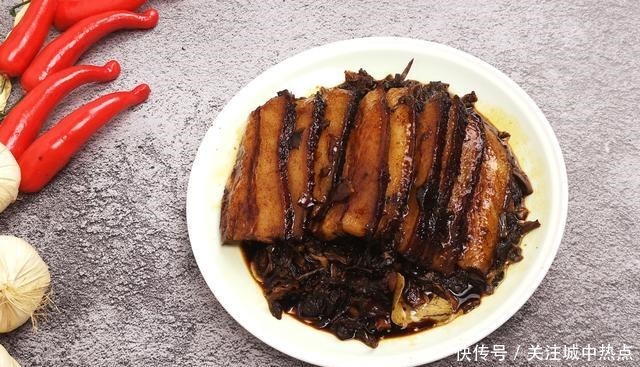 好吃|年夜饭怎能少了梅菜扣肉,手把手教你做梅菜扣肉,肥而不腻特好吃