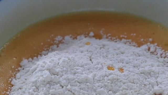 平底锅|用3个鸡蛋做的小零食,香甜酥脆,平底锅就搞定,比买的还香