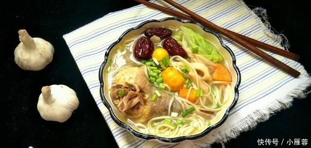 滋补|冬天早餐要吃暖的!学4碗汤面,简单快手味道鲜,驱寒又滋补