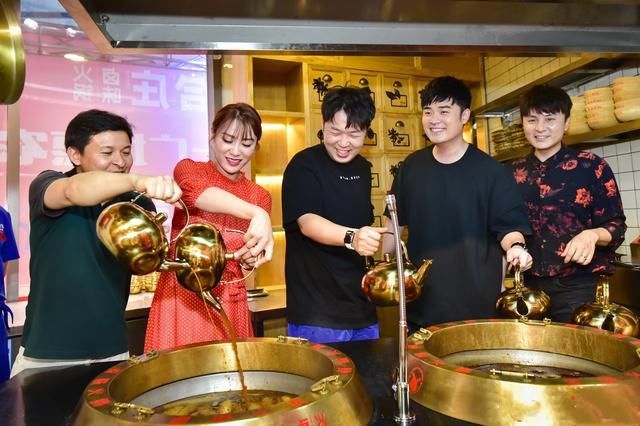 明星|开300家火锅店,将直播当成主业,被嘲向网红靠拢后陈赫霸气回怼