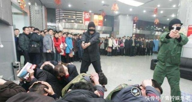  家产|厉害啊！抢劫犯隐藏16年，娶4妻子生12个娃，还挣了数亿家产