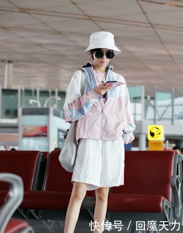 穿搭|李溪芮“腿精”地位不保?郁可唯低调亮相,这漫画腿可以玩两年!