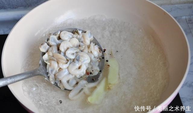 鲜活|三块钱一斤鲜活鸟贝，做成小麻辣小海鲜，麻辣鲜香，太下饭了！