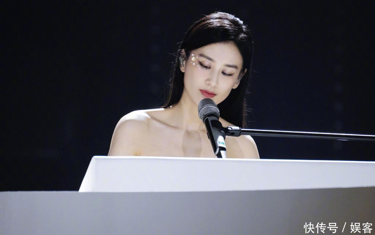  乘风破浪|《乘风破浪的姐姐》引争议，姑姑怒怼“为何拿明星与我比？”