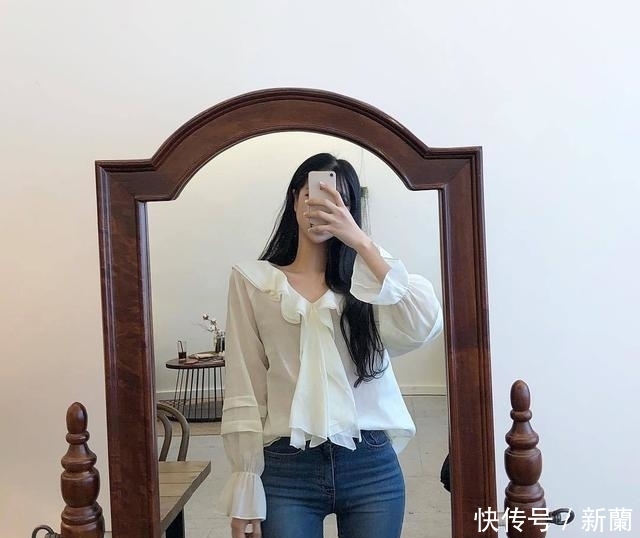 简单|牛仔裤展现时尚,简单随性,优雅又大气让女人更自信!