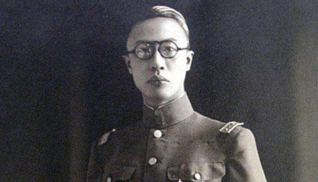 赶走|溥仪赶走所有太监不是因为没钱，也不是因为善良，而是因为恐惧