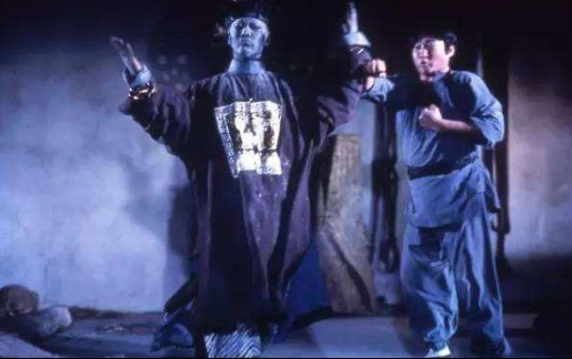 东西|外出吓人穿什么合适“僵尸”表示清朝官服是我们首选!