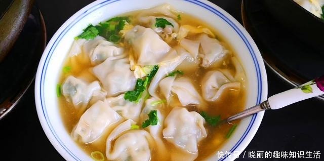 做法|做馄饨原来这么简单,不用买皮,自己调馅自己包,好吃更营养,香