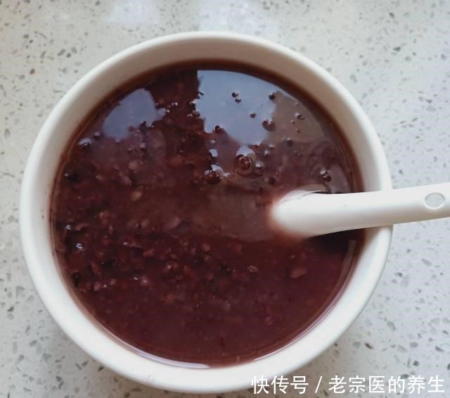 米粥|红枣黑米粥,做法简单,营养美味,越喝越年轻