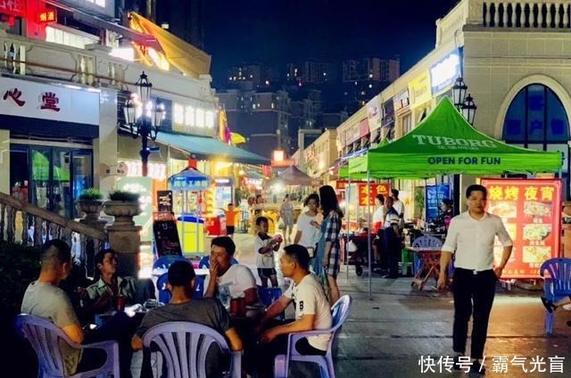 白领|宜宾新晋“美食街”,一到饭点儿人挤人!学生、白领都爱去……