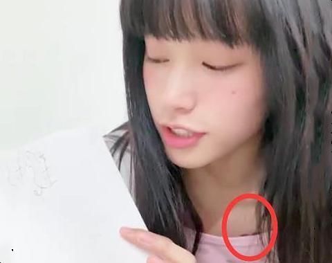  机智|青你选手为挡纹身出奇招，乃万用修容笔，林凡用胶布，段小薇很机智