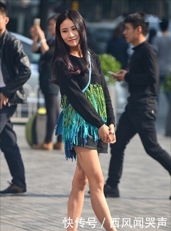 美腿|街拍:热夏,性感潮女,美腿秀翻天!