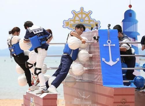 压板|《跑男》欧阳娜娜踩指压板“公然作弊”,看脚下垫的啥太心疼baby