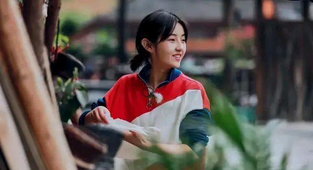  不想|张子枫不想参加《向往4》，提要求想被节目组拒绝，何炅回复亮了