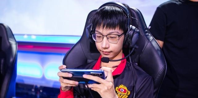 下滑|TS状态下滑,DYG暴露问题,AG超玩会又要拿第一