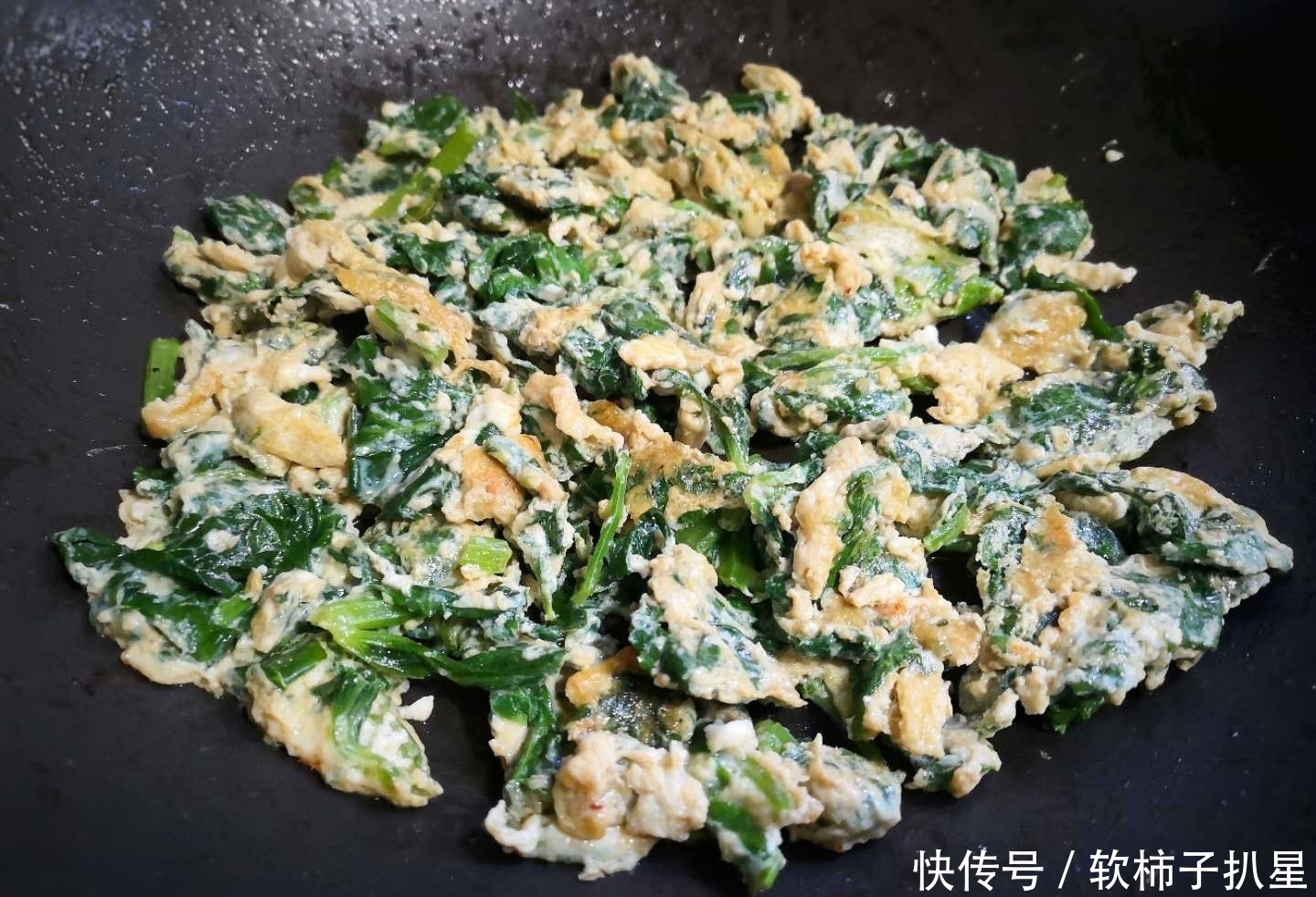叶子|这菜叶子比茎更营养，扔了太可惜，加入鸡蛋，随手一炒太好吃了！