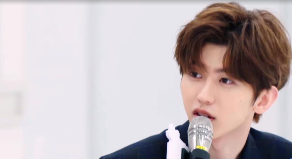 回复|蔡徐坤遇见和自己同年同月同日生的女孩,反而被女孩回复笑到了