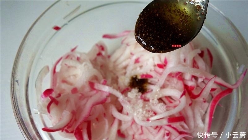 简单|萝卜最好吃的做法,简单快手,脆嫩爽口,麻辣开胃,好吃又下饭