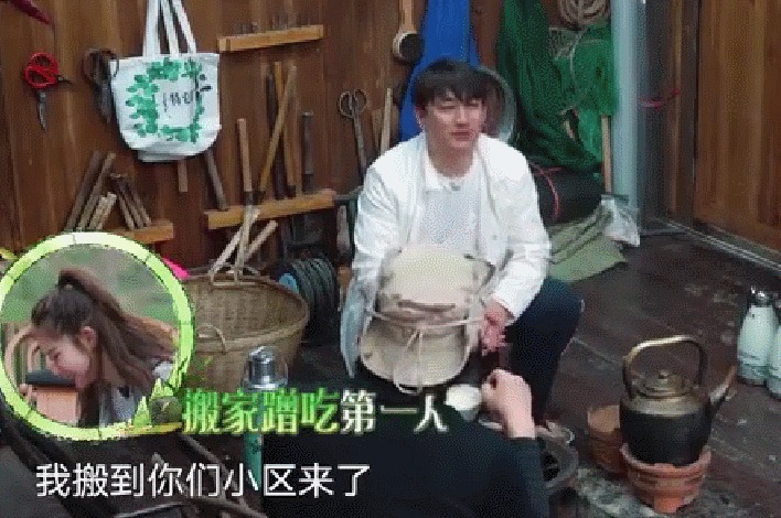  抢先|任贤齐提议和黄磊做邻居，不料被人抢先，戚薇才是搬家蹭饭第一人