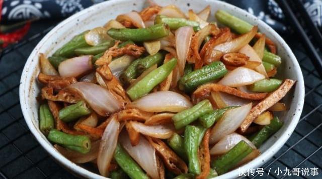 孩子|这三样素菜一起炒,实在太好吃了,三天两头给孩子吃,提高免疫力