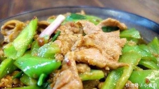 淀粉|炒猪肉时,别再用淀粉,只需简单一招,炒好的肉片又香又嫩还入味