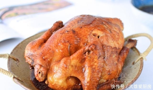 简单|三伏天这么吃鸡最简单,不用开火就做好,软烂入味,一只不够吃