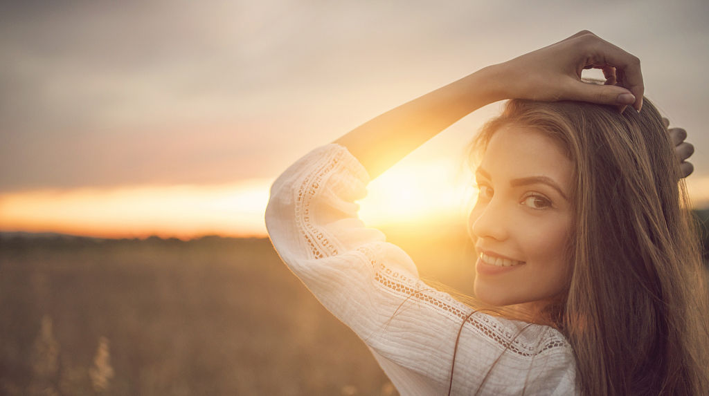 网易|网易云热评我一定会爱上你,在我的窗子下