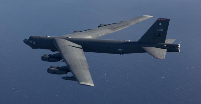 美国|3架B52向国境线逼近,8架战机挂弹拦截,俄军:不容许侵犯