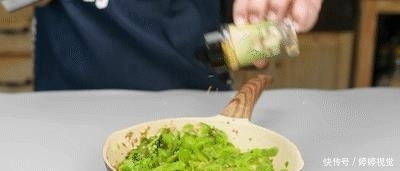  芝麻酱|偷偷告诉你，青椒这样做是真好吃