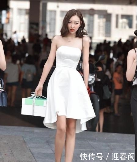  夏季|街拍：夏季服饰白色永远都是主打色，看白色服饰是如何霸占街头的