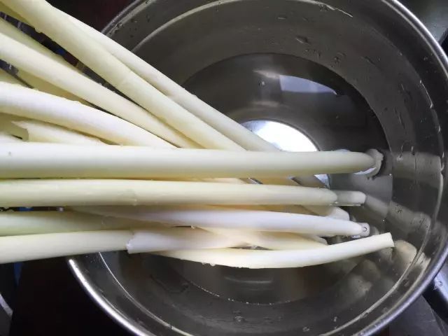 蒲菜|长在水里像“蜡烛”,口感鲜嫩脆爽,有谁吃过吗