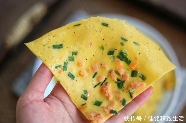 美味|这款早餐饼的做法也太简单了,10分钟就能搞定,快手省事还美味