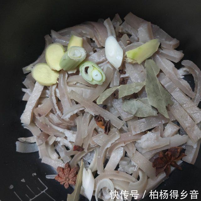  爽滑|肉皮冻，Q弹爽滑，满满的胶原蛋白