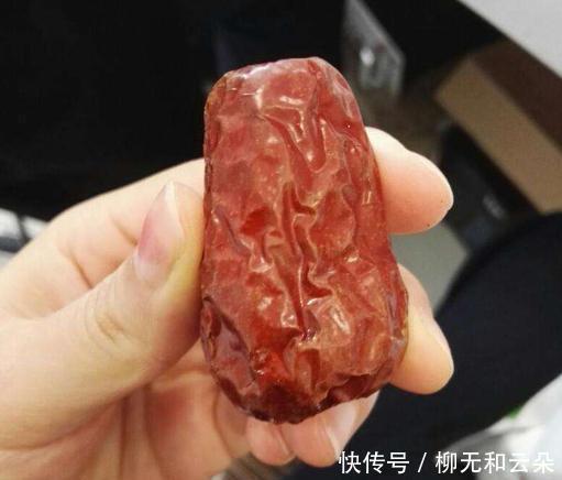 红枣|买红枣时应该怎么挑选记住“4选1不要”,帮你选到优质红枣!