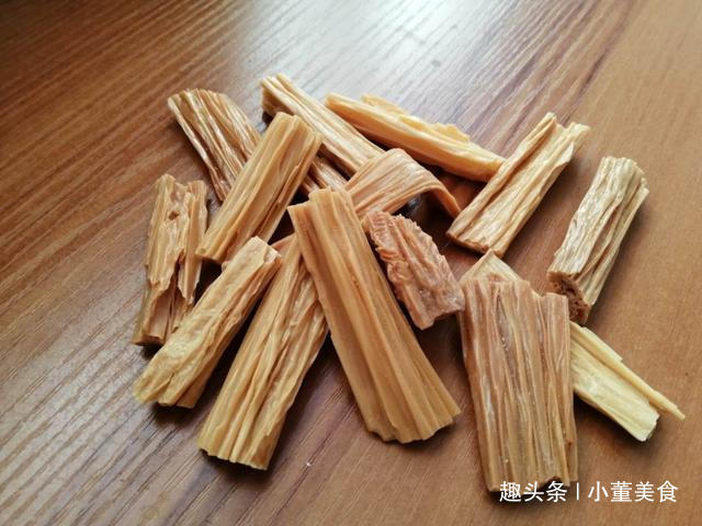 泡发|泡腐竹时,别放水里直接泡,大厨教你一招,简单快速不夹生