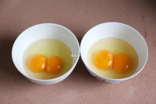  出沫|水煮荷包蛋，千万不要水开下锅，多加这几步，鸡蛋圆嫩完整不出沫