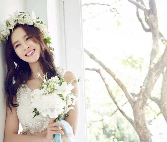 盛世|智孝欧尼,如此盛世美颜,妥妥的“团宠”