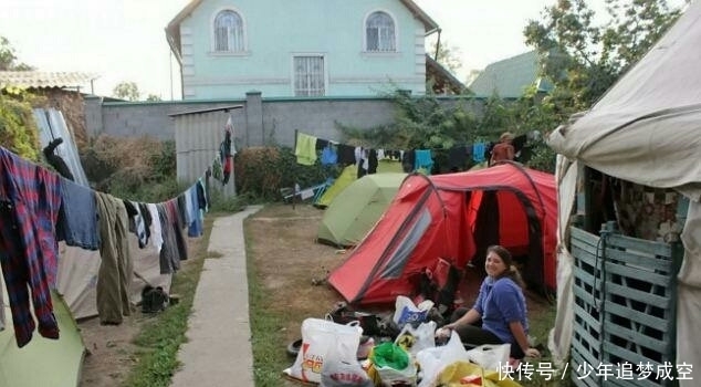  年后|夫妻骑自行车环球度蜜月，2年后回家乡却如同流浪汉