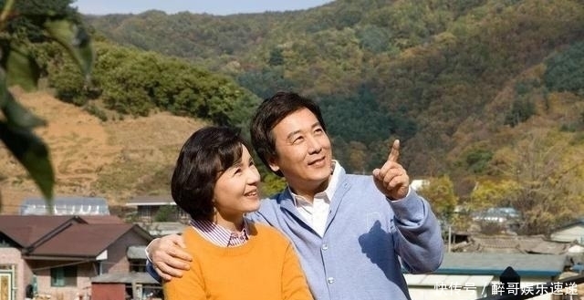 花钱|结婚后,你会瞒着另一半给父母花钱吗?网友们的回答太戳心!