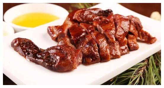 樟茶|想要学会做樟茶鸭,必须注重调料,关乎它的色泽以及味道