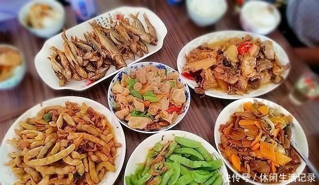 小镇|晒一顿小镇的家乡餐,朴实却最具特色,很多人一定没吃过