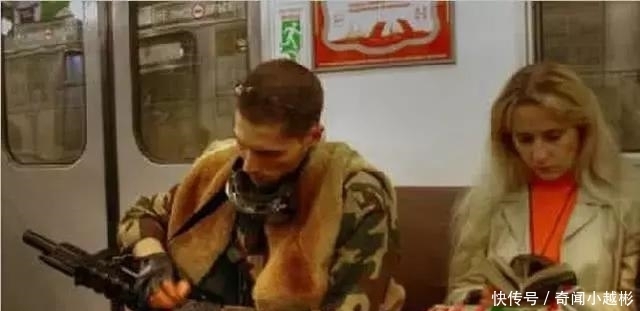 照片|为什么俄罗斯被称为战斗民族？看完这组地铁照片后，任何人都想拍下来