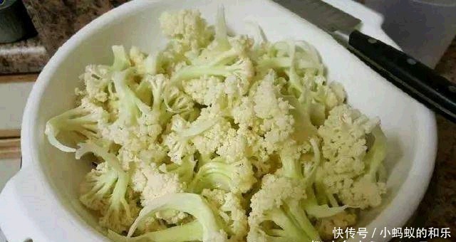 入锅中|炒花菜时,万万别直接下油锅!多加“1步”,花菜又香又脆!